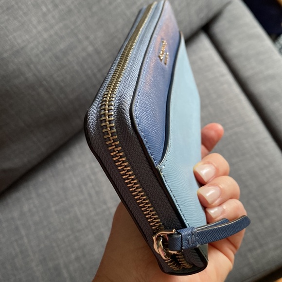 Kate Spade 2-tone blue wallet - Picture 3 of 10